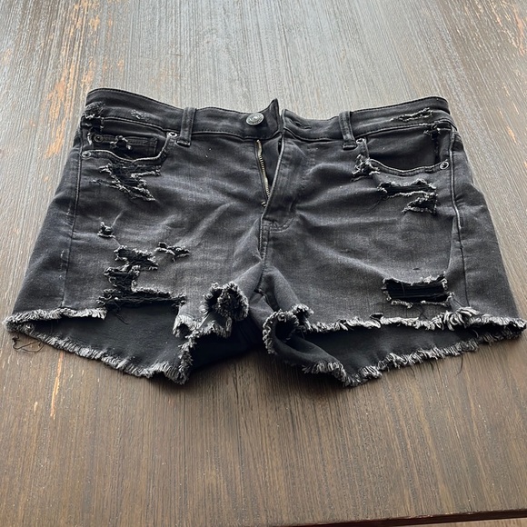 American Eagle Outfitters Pants - Hi rise shortie shorts